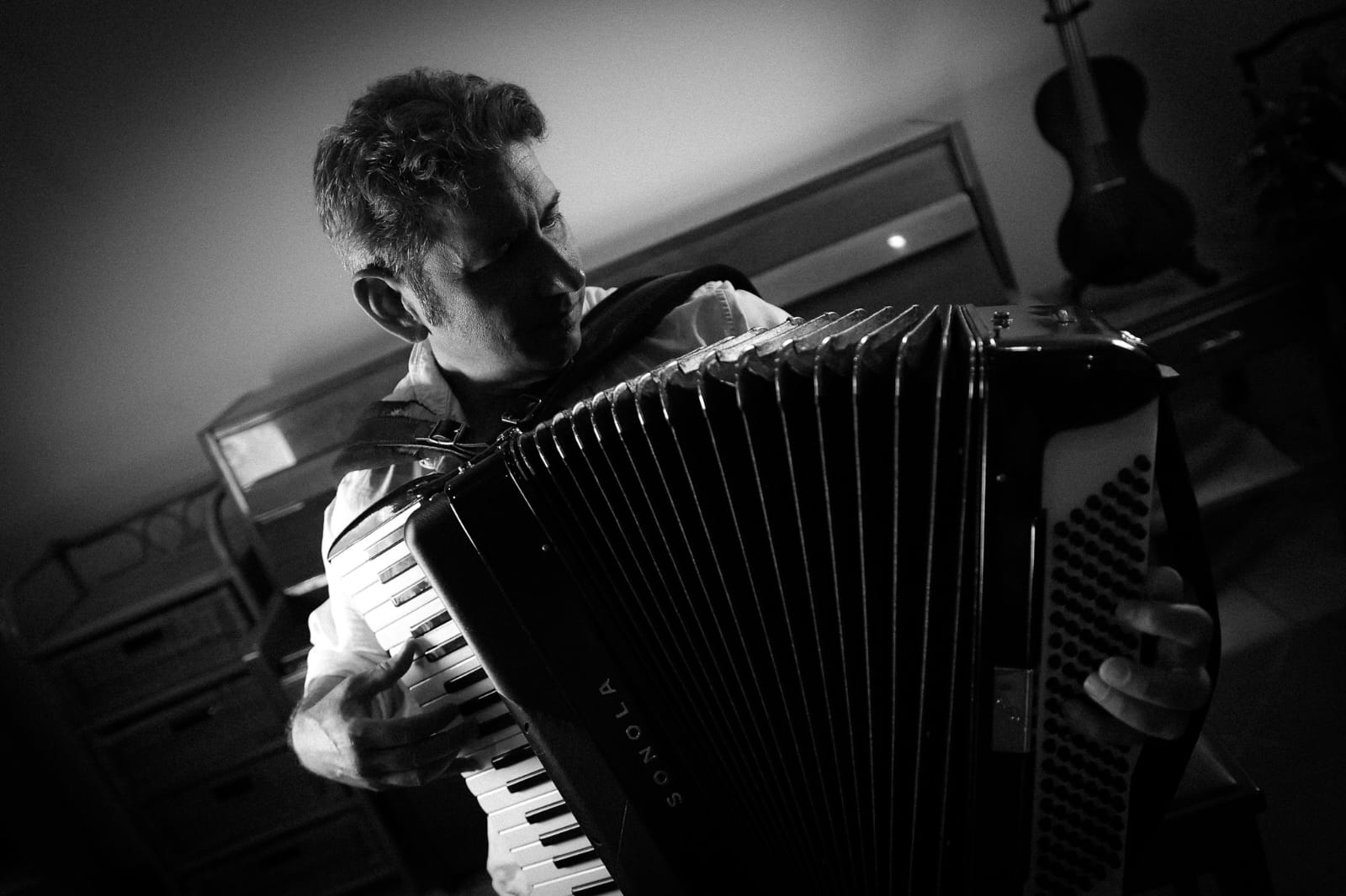 Eddy Jay playing accordion